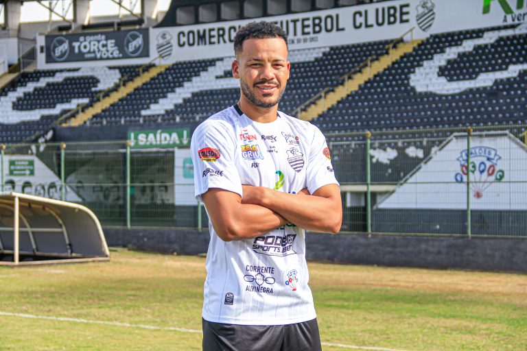 Volante vindo da Ucrânia reforça o Leão na Copa Paulista