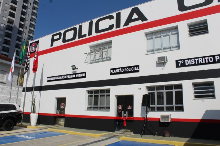 Homem é preso após matar a própria companheira a machadadas no Litoral