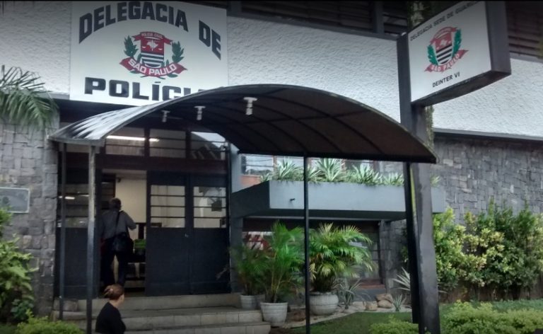 Homem estupra mulher dentro de delegacia em cidade do litoral