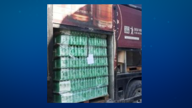 PM recupera carga de bebidas roubadas, em Praia Grande