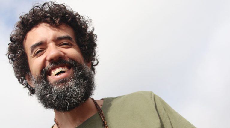 José Cândido lança o single “Com Você”.