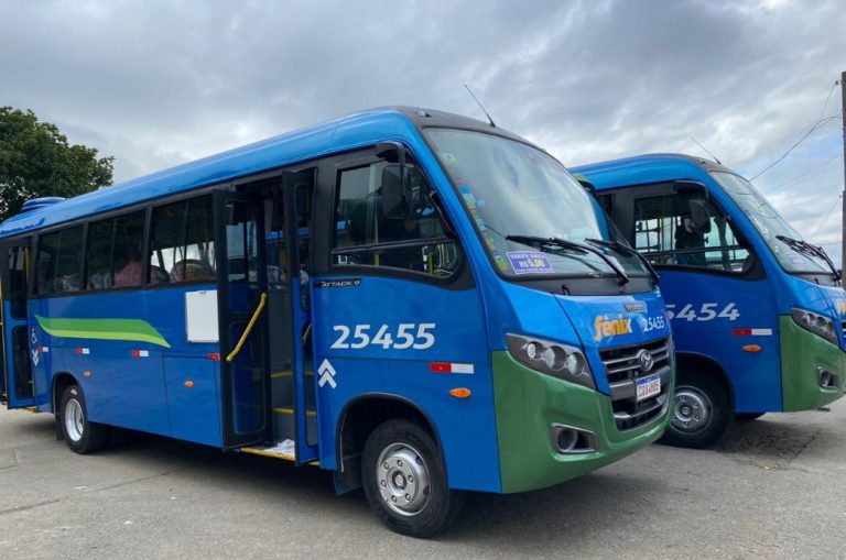 Prefeitura de Cubatão entrega dois micro-ônibus que irão circular nas Cotas