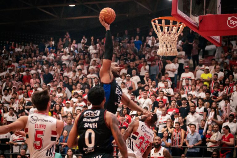 Franca vence São Paulo