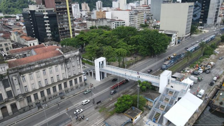 Novas passarelas de pedestres serão implantadas no Porto de Santos