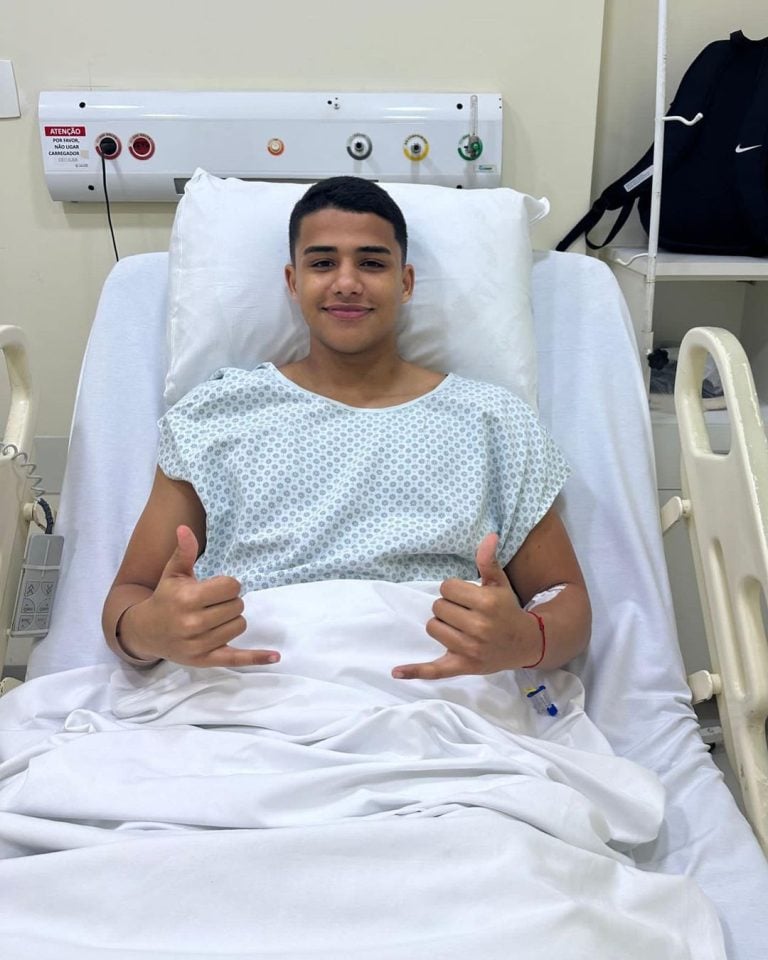 Jean Carlos após cirurgia