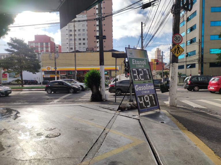 Gasolina fica mais cara em São Paulo após mudança do ICMS