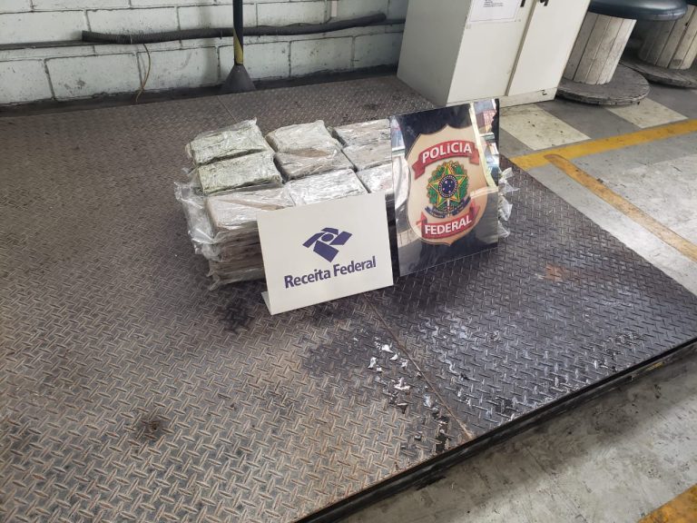 Operação da Polícia e Receita Federal apreende 71 kg de cocaína no Porto de Santos