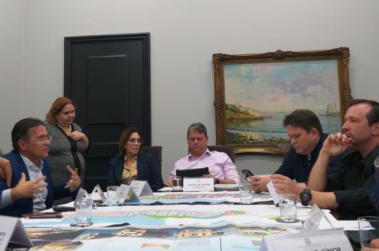 Governador recebe prefeito de Cubatão para discutir assuntos habitacionais na Região