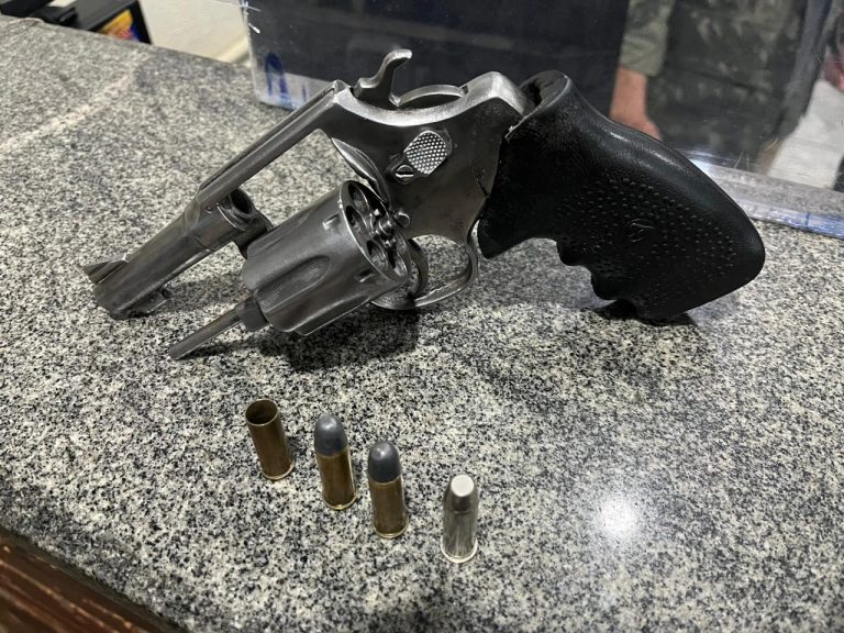Com revólver irregular, homem é preso durante abordagem em RP