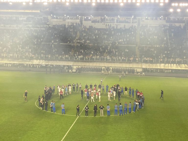 Santos é punido e vai jogar um mês sem torcida
