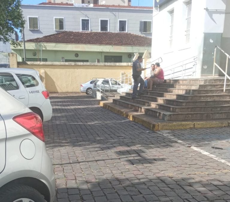 Criança morre engasgada e pai é preso por tráfico de drogas