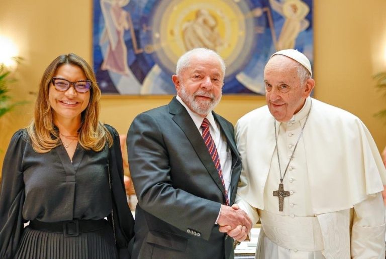 Governo gastou R$ 7,3 mi com hospedagem no exterior