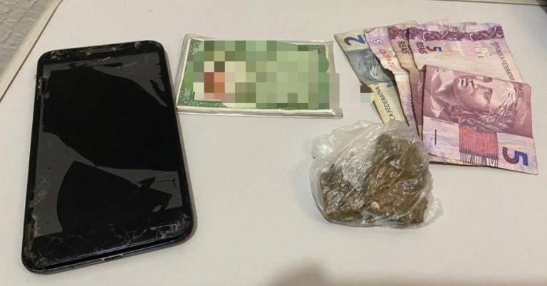 Serviço do “Disk Drogas” é descoberto e homem é preso no Litoral