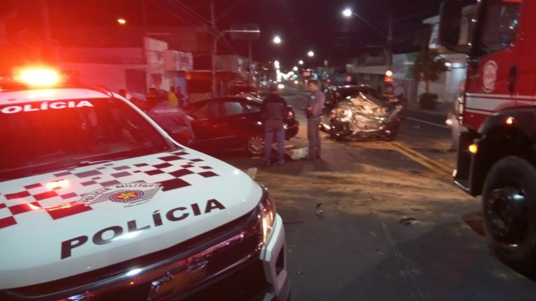 Quatro pessoas ficam feridas em acidente na Av. Dom Pedro