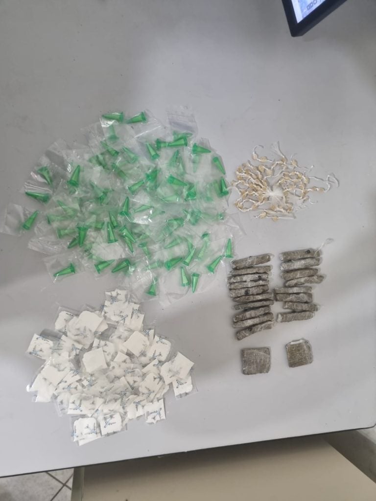 Adolescente é apreendido com grande quantidade de porções de drogas em Itanhaém