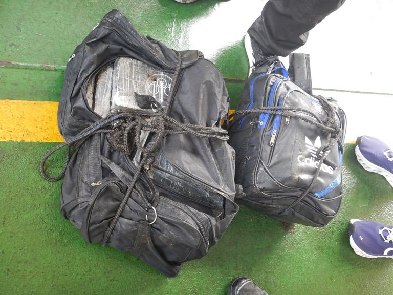 Drogas escondidas dentro de navio no Porto de Santos são apreendidas