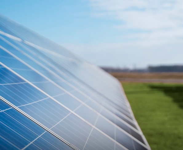 Conta de luz 90% mais barata: energia solar cresce no Brasil