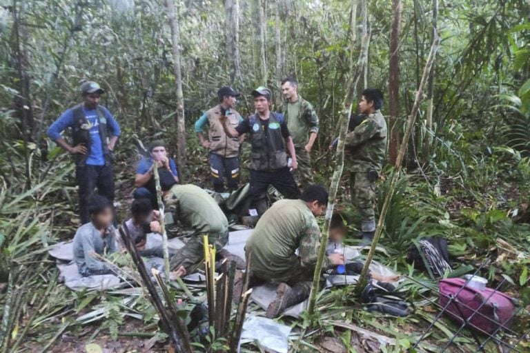 Crianças resgatadas na selva da Colômbia após 40 dias desaparecidas. Foto: Divulgação Forças Armadas da Colômbia