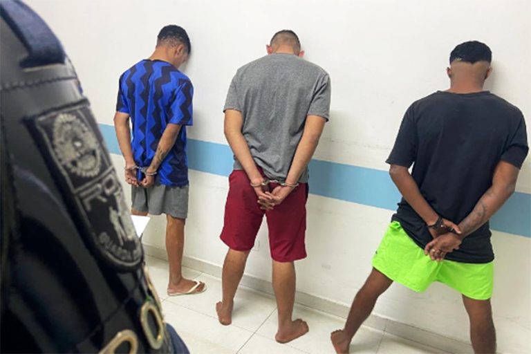 Trio de criminosos é preso após roubar McDonald’s e uma sorveteria, em Vicente de Carvalho