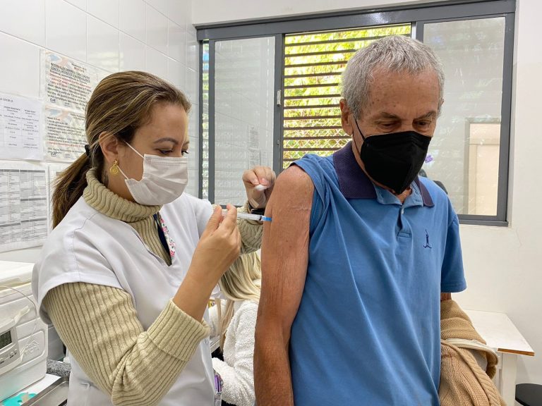 Sábado tem dia D para vacinação contra influenza, covid-19 e multivacinação