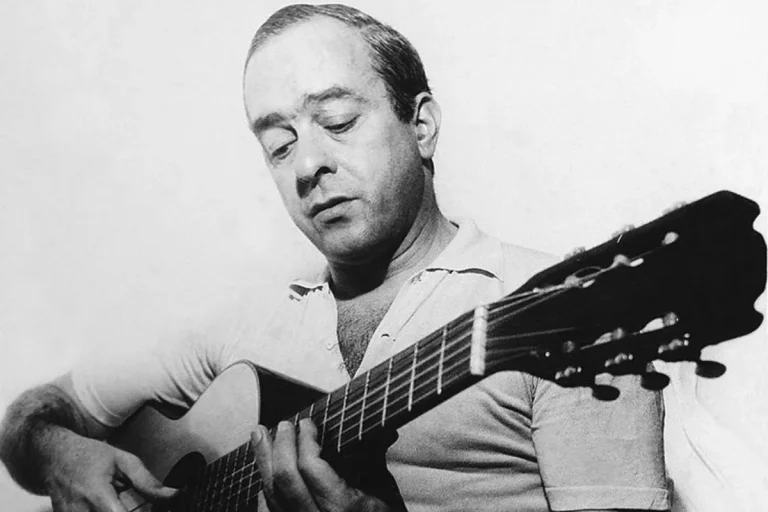 43 anos sem Vinícius de Moraes: Playlist com 43 sucessos do artista