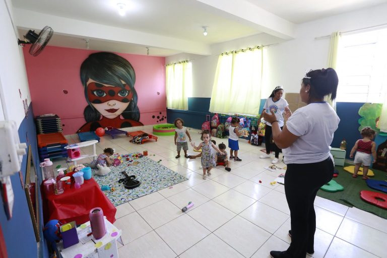 Guarujá recadastra crianças para vagas em creches