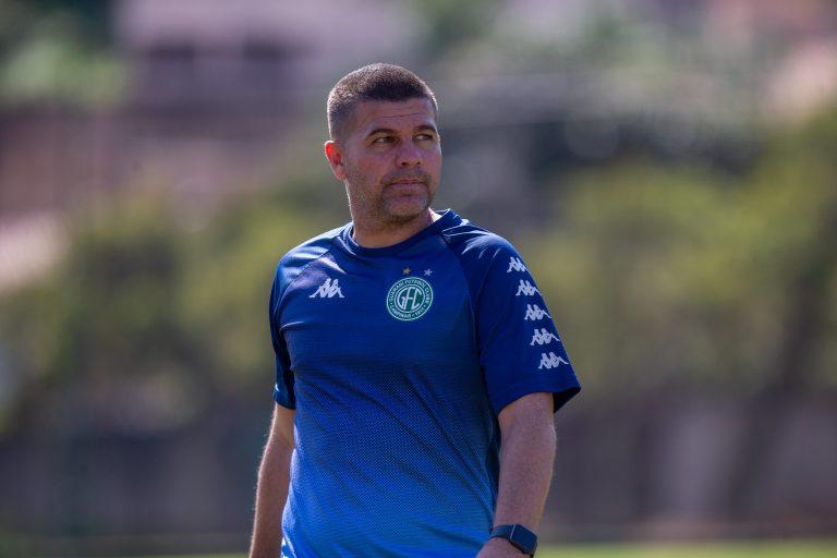 Guarani encara o Criciúma fora de casa