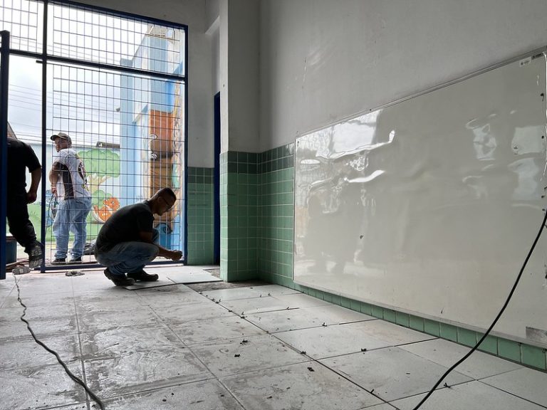 Escolas de Guarujá recebem serviços de melhorias durante as férias