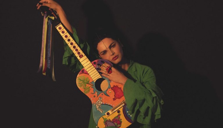 Assucena apresenta o show tributo à Gal Costa pela primeira vez em Campinas