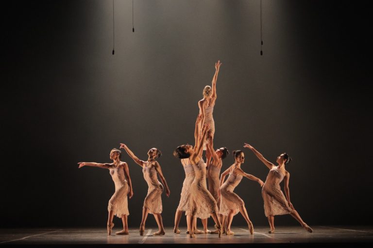 Balé da Cidade de Santos leva títulos no Festival de Joinville