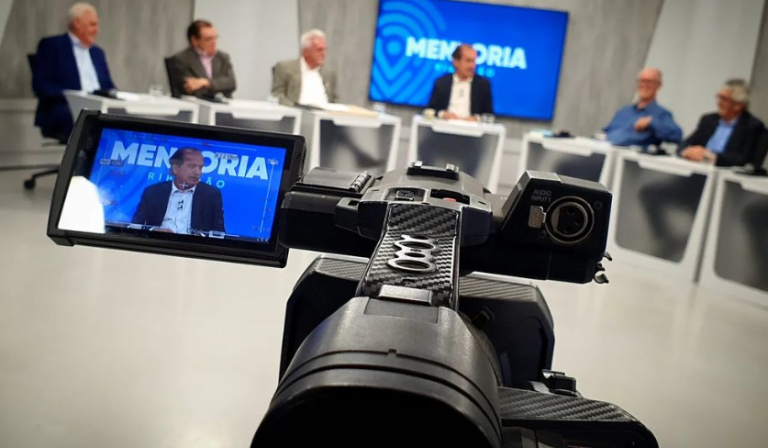 Programa Mentoria Ribeirão aborda a Lei Cidade Limpa com especialistas e vereadores