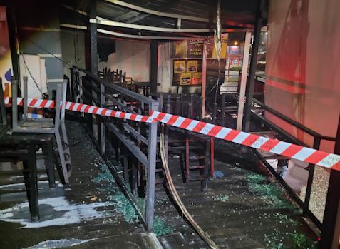 Duas pessoas e um cachorro morreram durante um incêndio em uma choperia em Araras