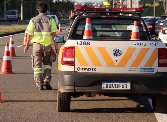 Rua Piquete é bloqueada para remoção de guindaste em Campinas