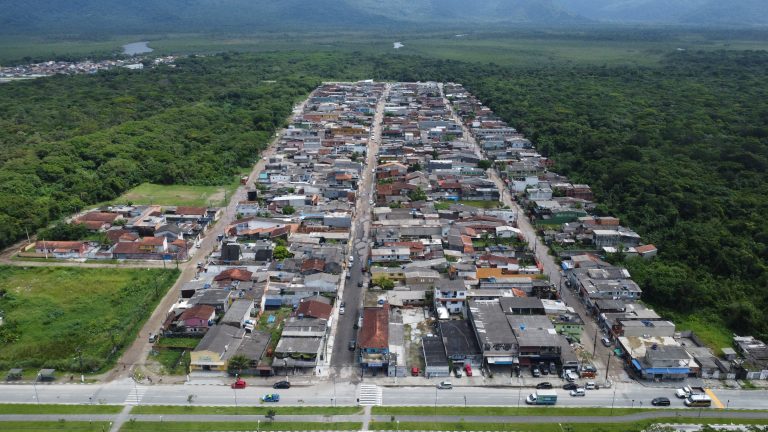 Bairros de Bertioga recebem obras de pavimentação