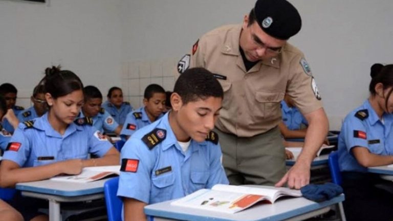 TJSP autoriza gestão Tarcísio a contratar PMs para escolas cívico-militares; entenda