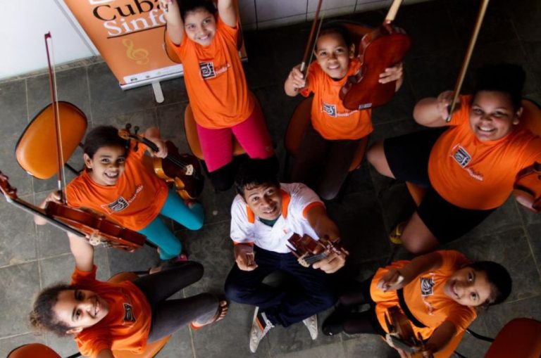Cubatão Sinfonia celebra 15 anos com show da criançada