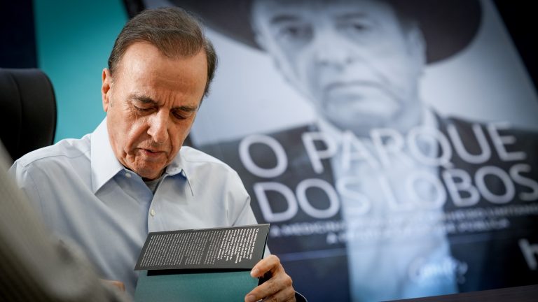 Livro O Parque dos Lobos, do empresário Henrique Prata | Foto: Reprodução / Site hospitaldoamor.com.br