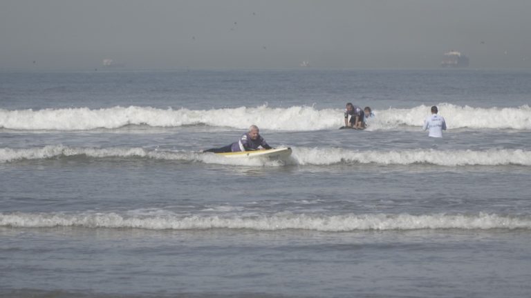 Prancha de surfe adaptada criada em Santos vira referência mundial