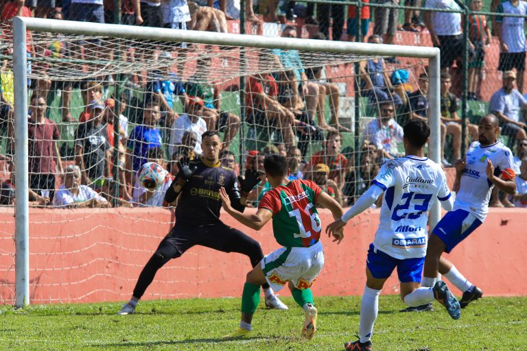 Portuguesa Santista bate o Santo André no apito final e segue líder da Copa Paulista