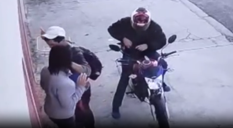 Circuito de segurança flagra roubo de celulares em Campinas