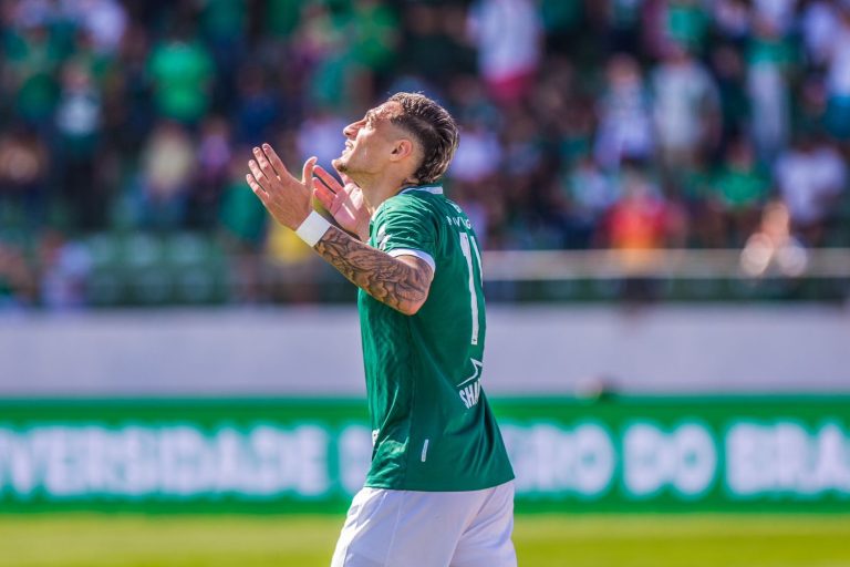 Bugre vence o Londrina e encosta no G4