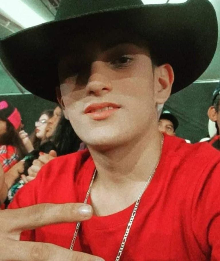 Câmeras de segurança registram momento em que motociclista bate em viatura da GM em Socorro