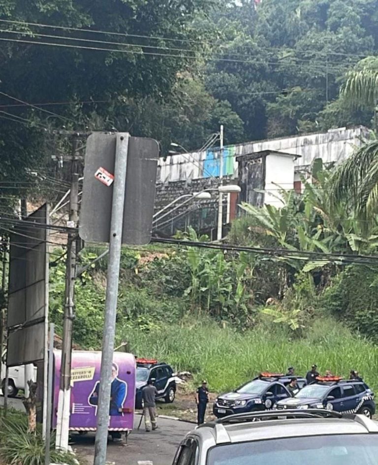 Ossada humana é encontrada em morro de São Vicente