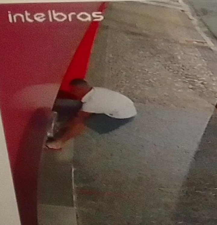 Homem é preso tentando furtar loja de celulares em Limeira