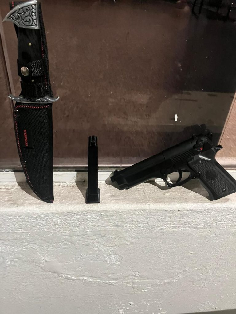 Homem é preso no hospital Mário Gatti com faca e arma falsa