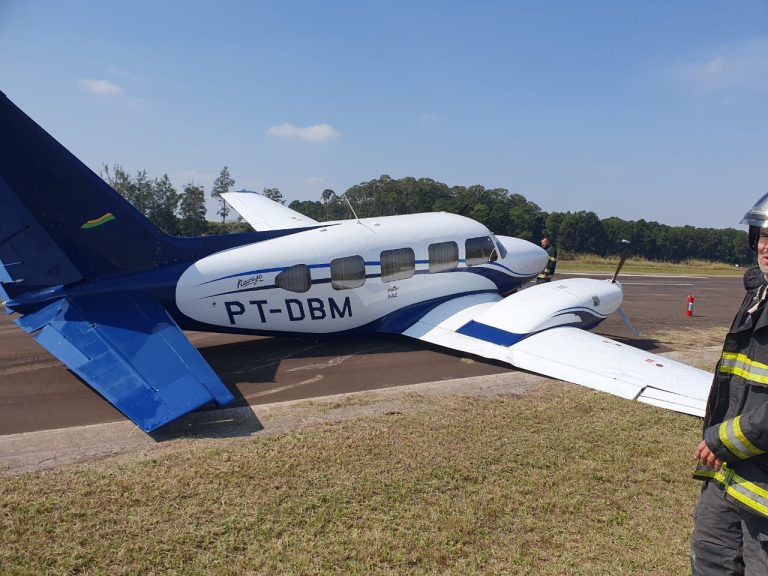 Avião faz pouso forçado e mobiliza bombeiros em Piracicaba