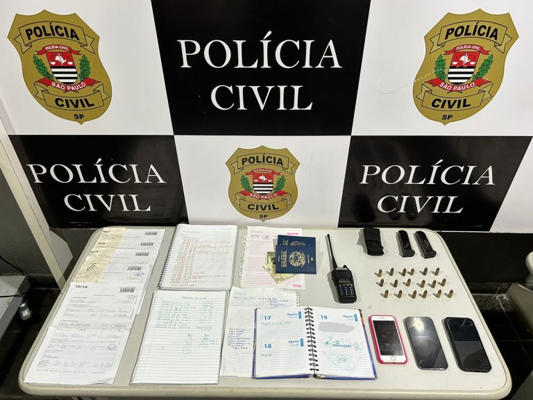 Armas e acessórios do tráfico de drogas são apreendidos no Guarujá