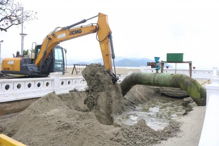 Cerca de 900 toneladas de areia são removidas dos canais de Santos