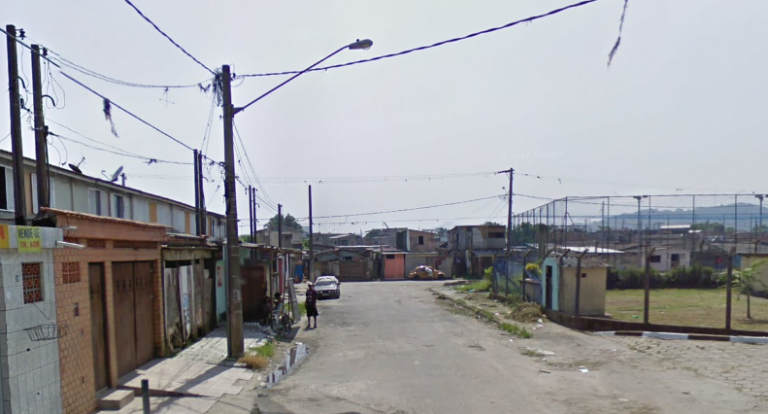 Dupla é presa acusada de roubar e sequestrar motorista por aplicativo em São Vicente