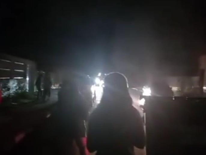 Moradores organizam protesto devido a falta de energia em Bertioga